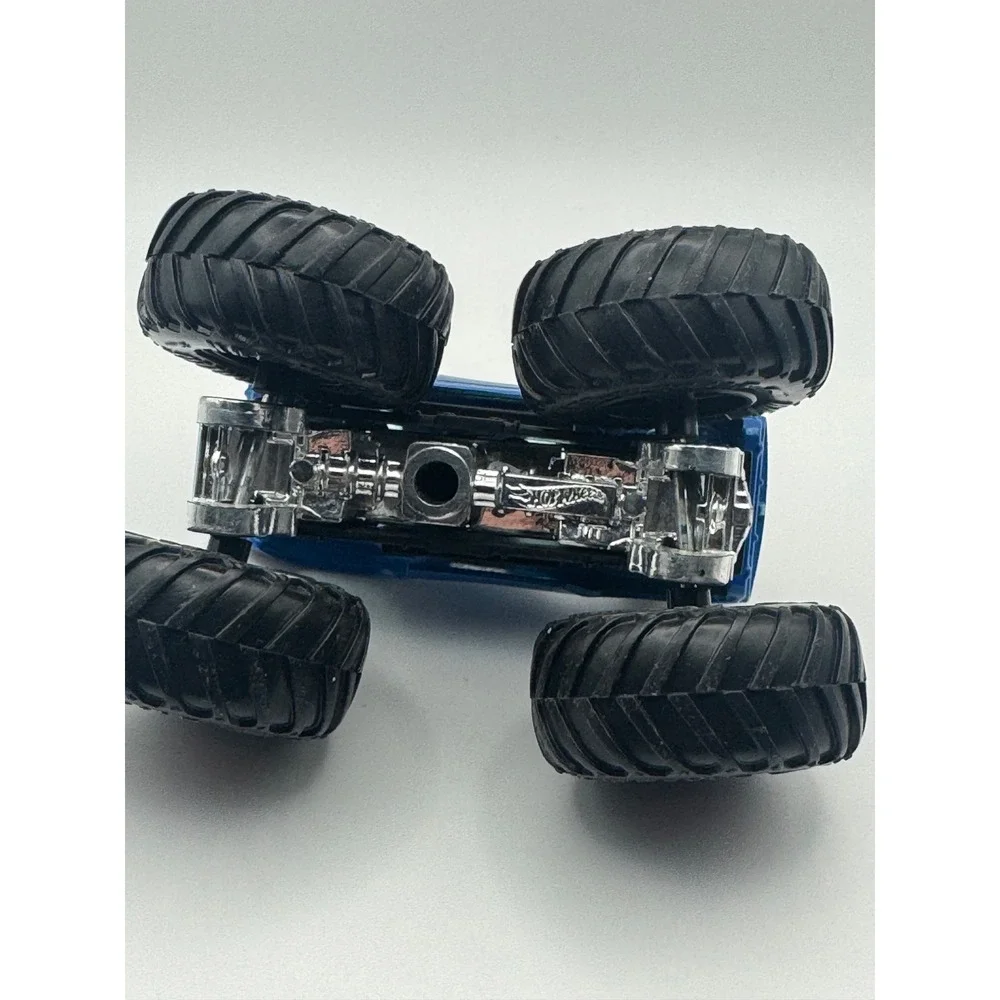 Mattel Hot Wheels‎ Monster Trucks Crash Legends 2021 Rodger Dodger Blue Flames